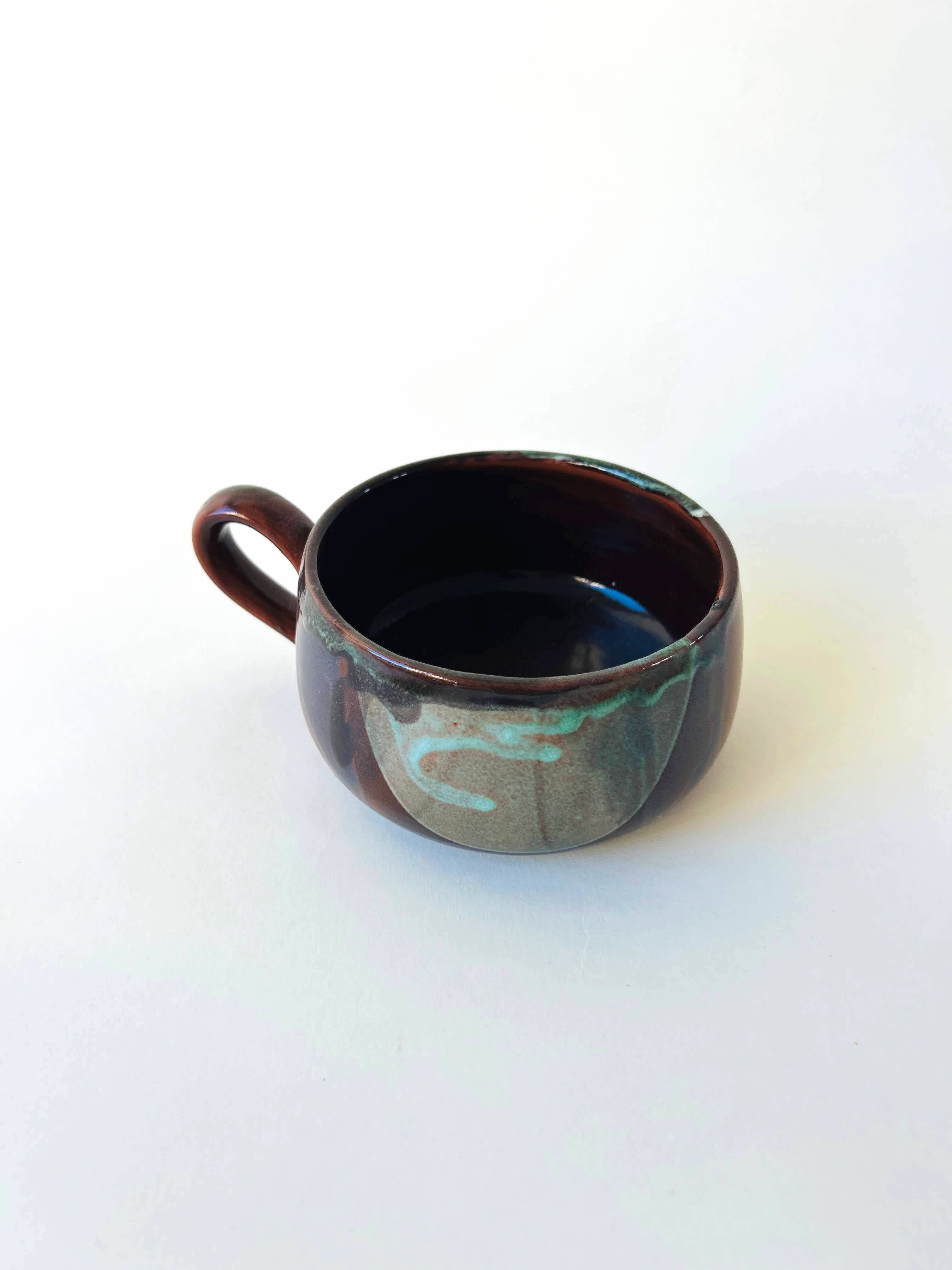 Grande tasse plate