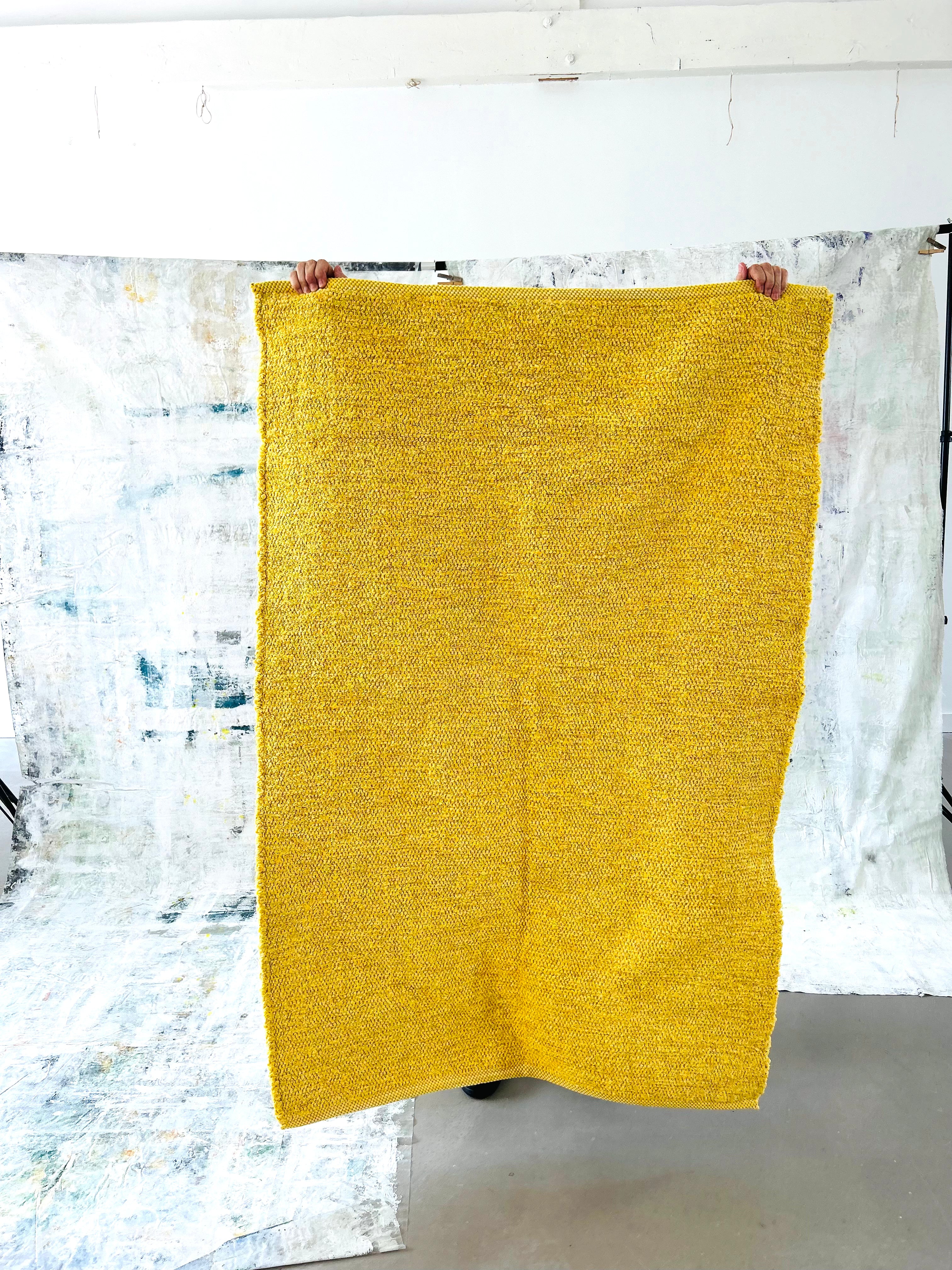 Tapis couleur jaune soleil