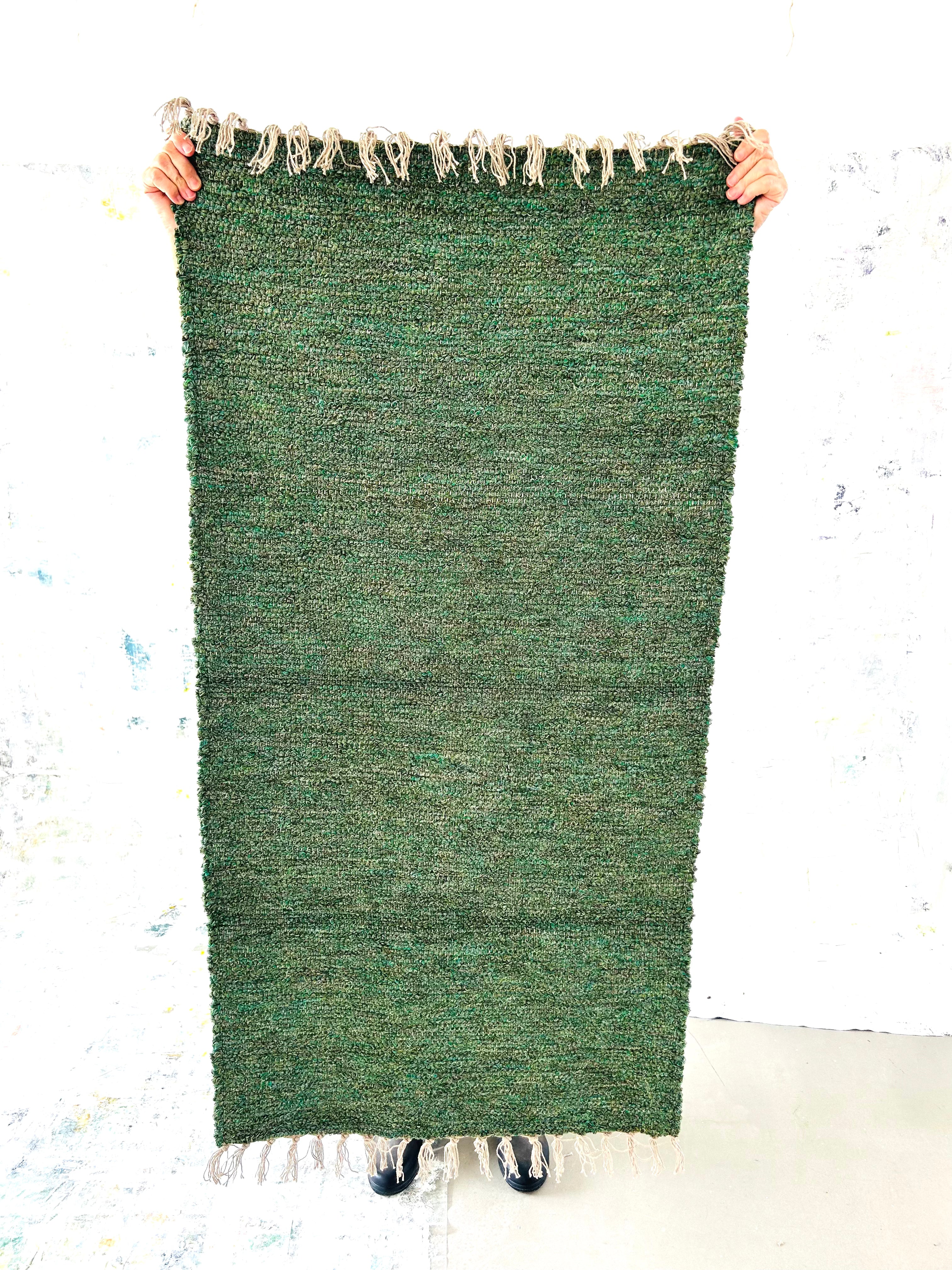 Tapis couleur vert romarin
