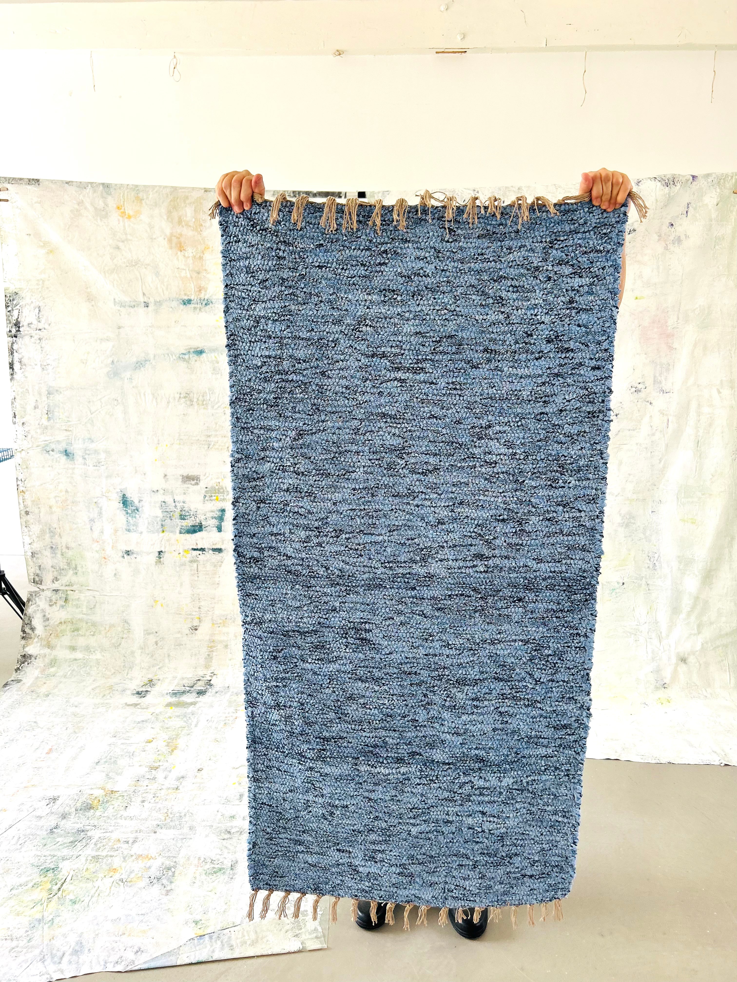 Tapis couleur bleu chiné