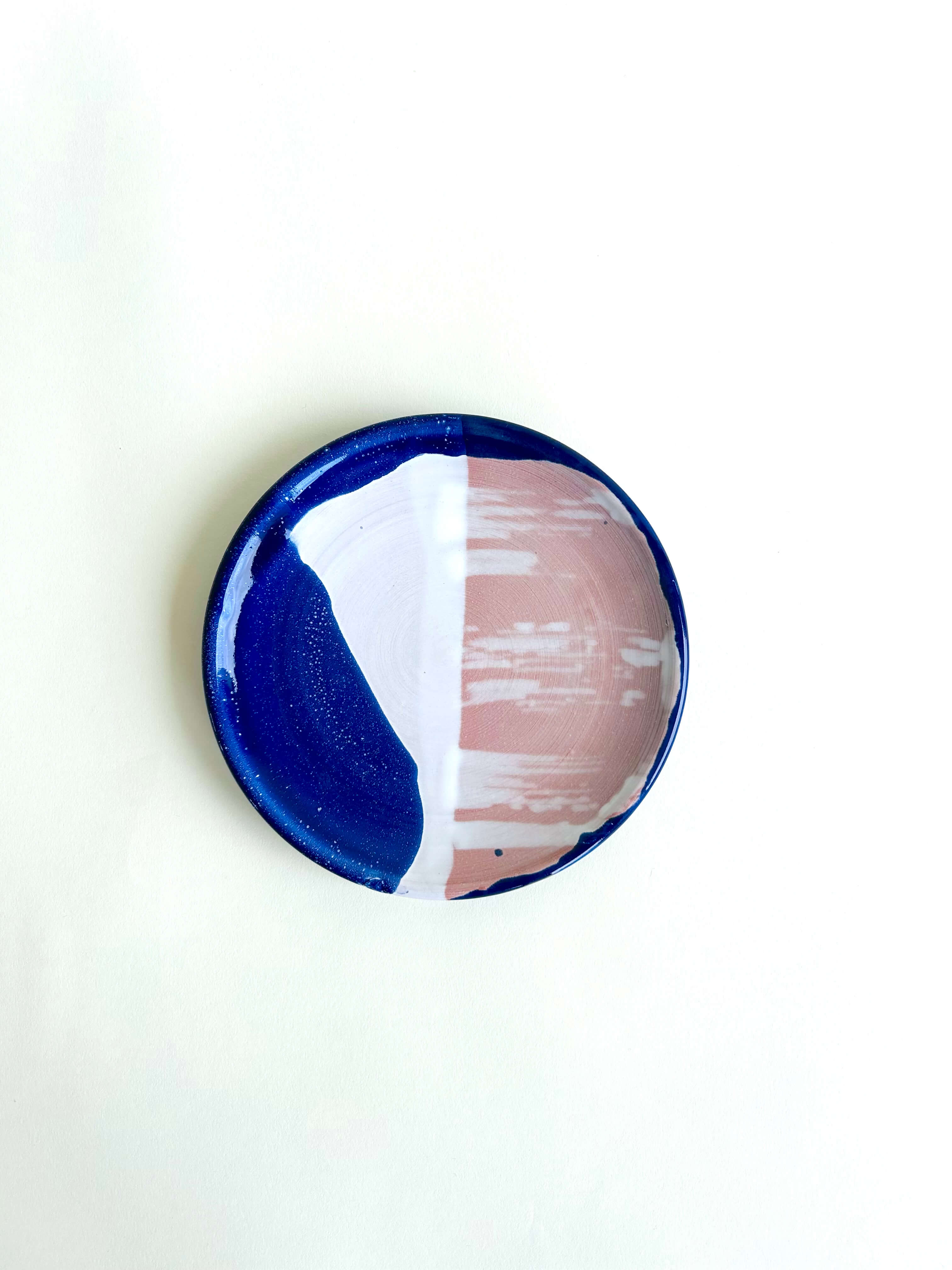 Assiette à pain blanc, bleu