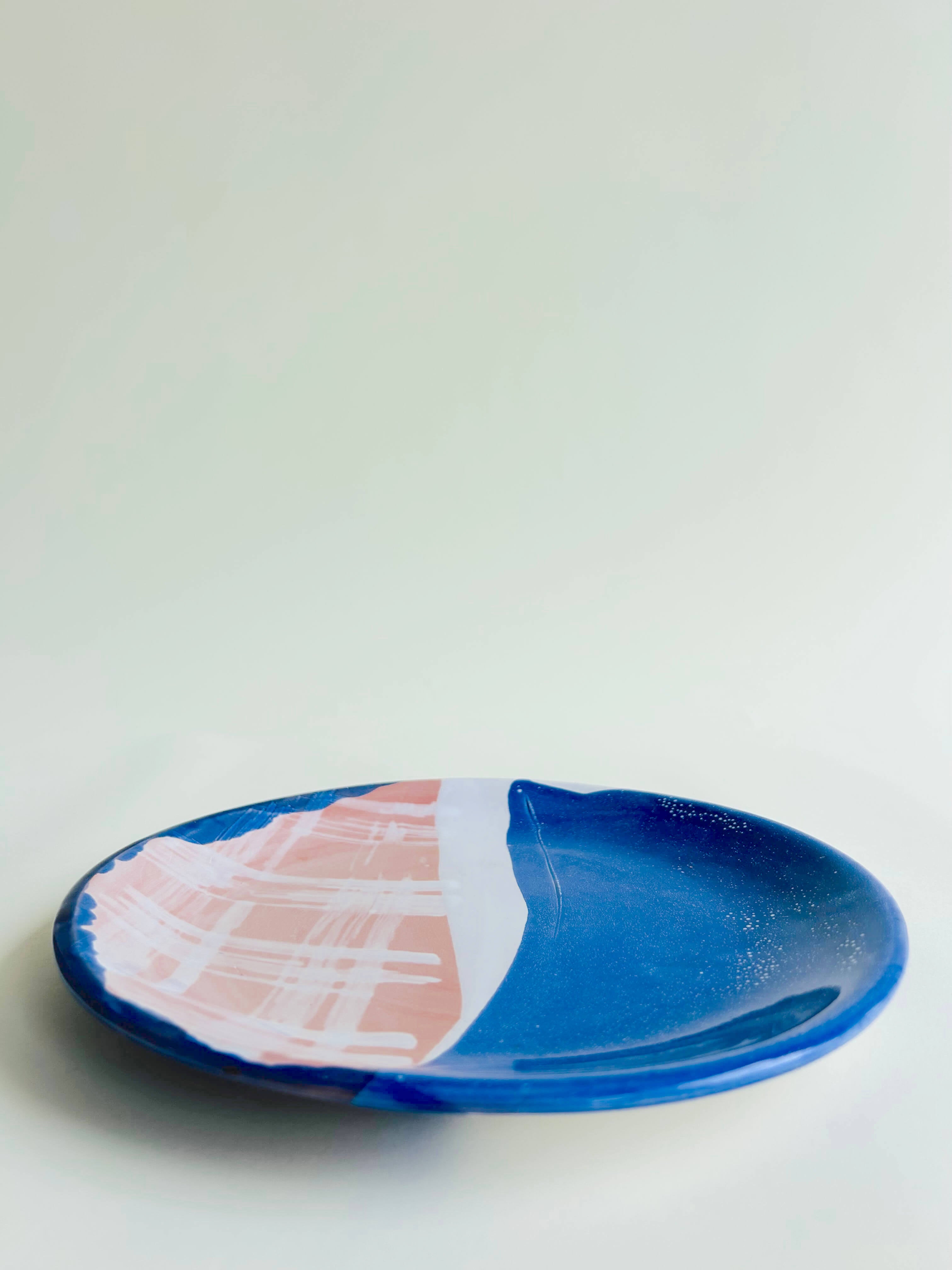 Assiette plate, bleu, blanc