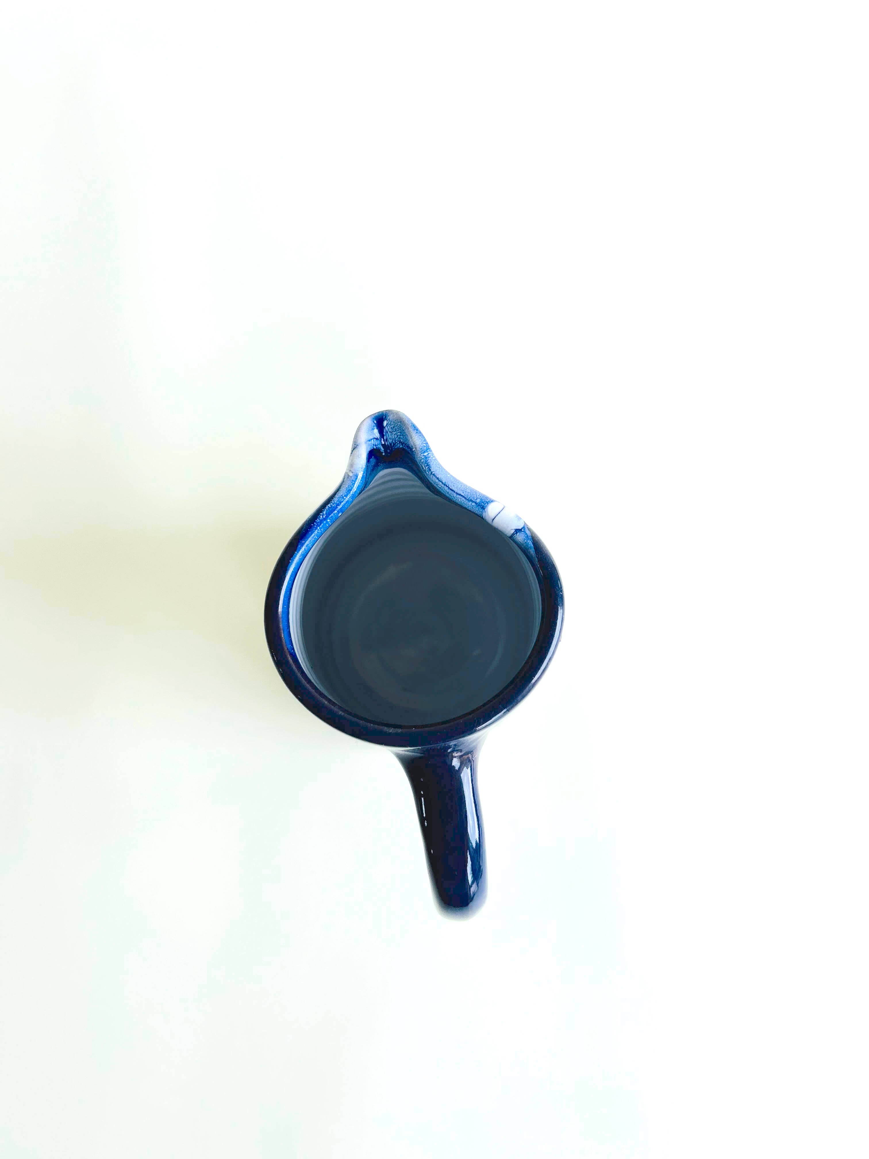 Pichet Droit L - bleu, blanc et bronze