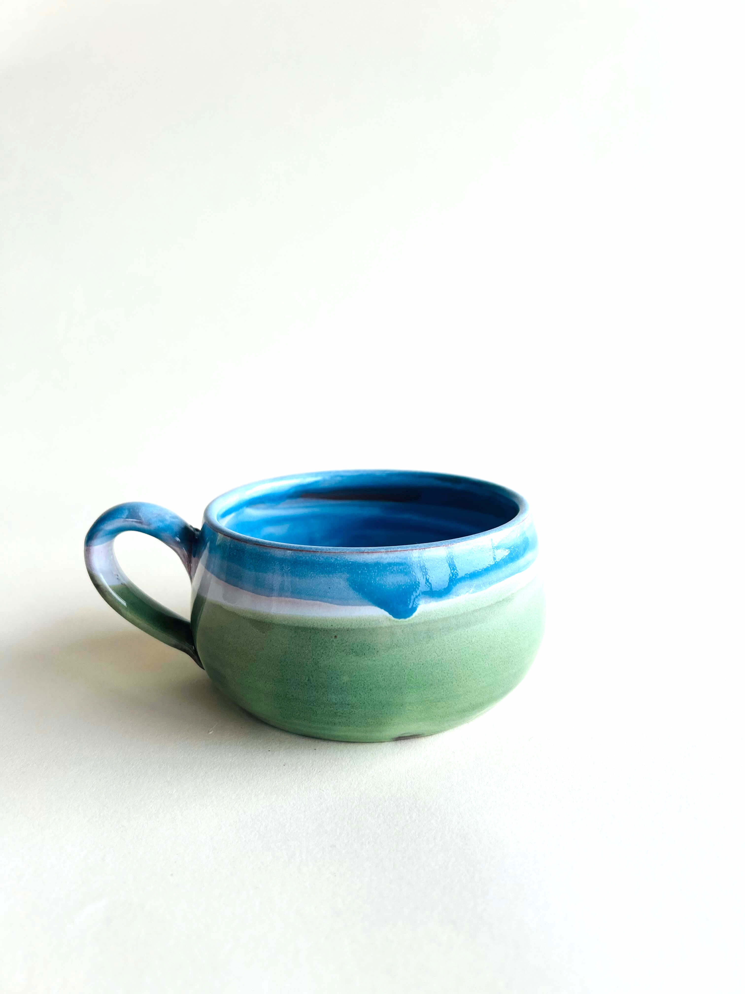 Grande tasse plate - bleu et vert