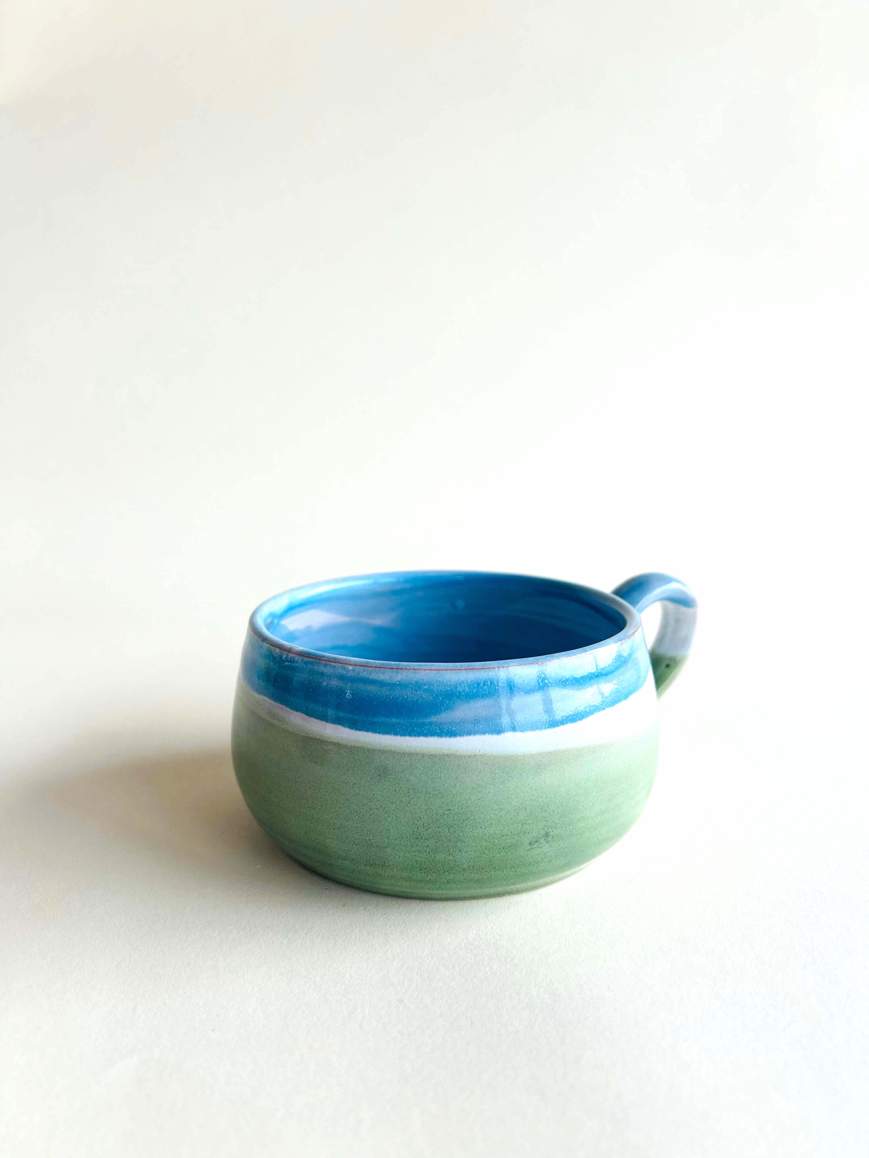 Grande tasse plate - bleu et vert