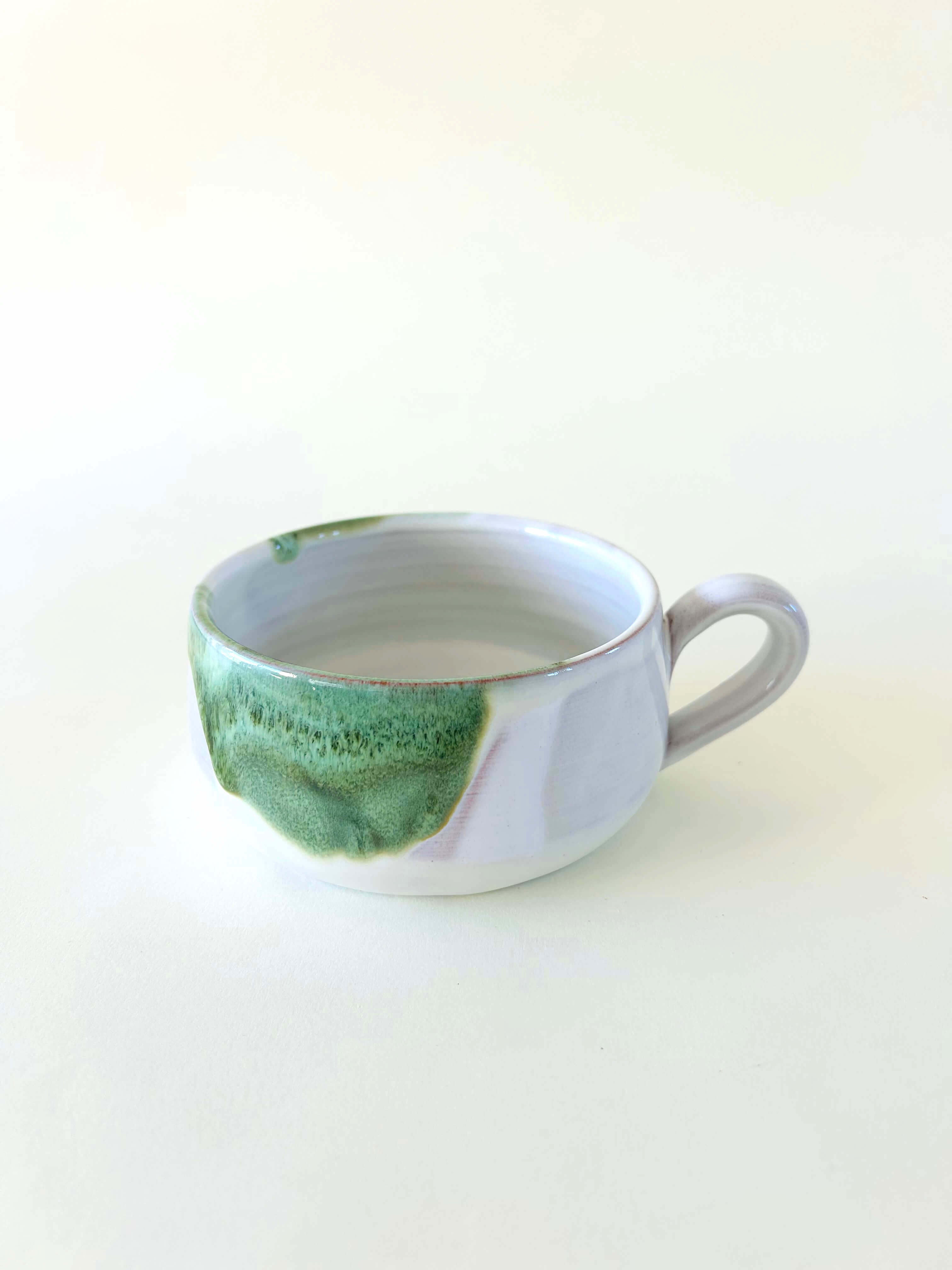 Grande tasse plate - vert, blanc