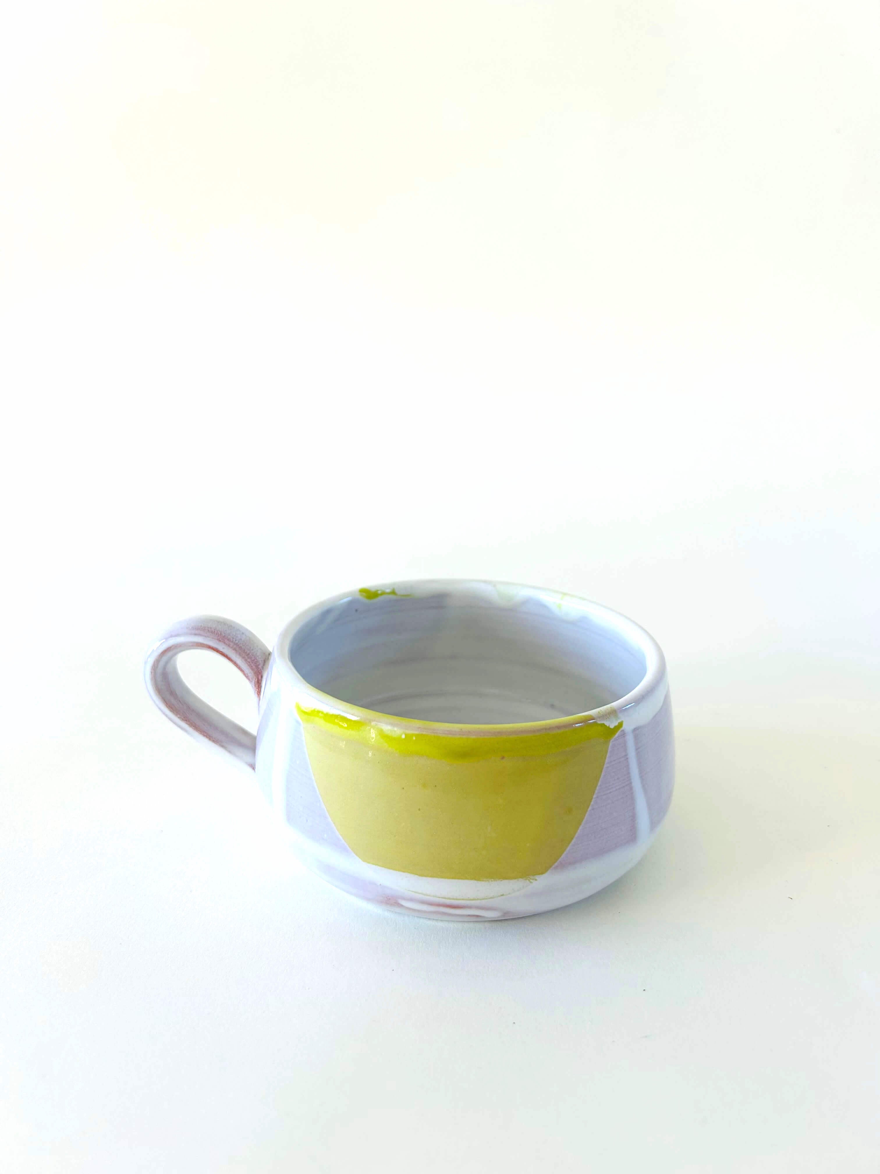 Grande tasse plate - jaune, blanc